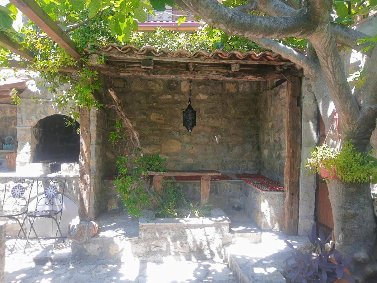 Sea-Side Old Stone Villa With A Private Garden Budva Eksteriør bilde