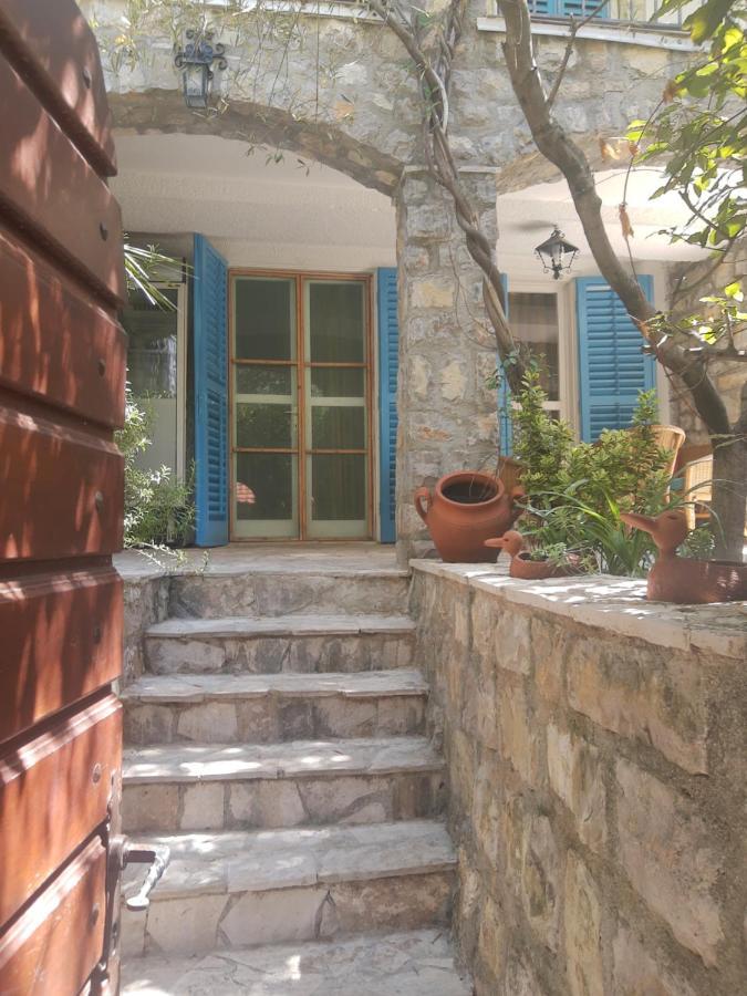 Sea-Side Old Stone Villa With A Private Garden Budva Eksteriør bilde