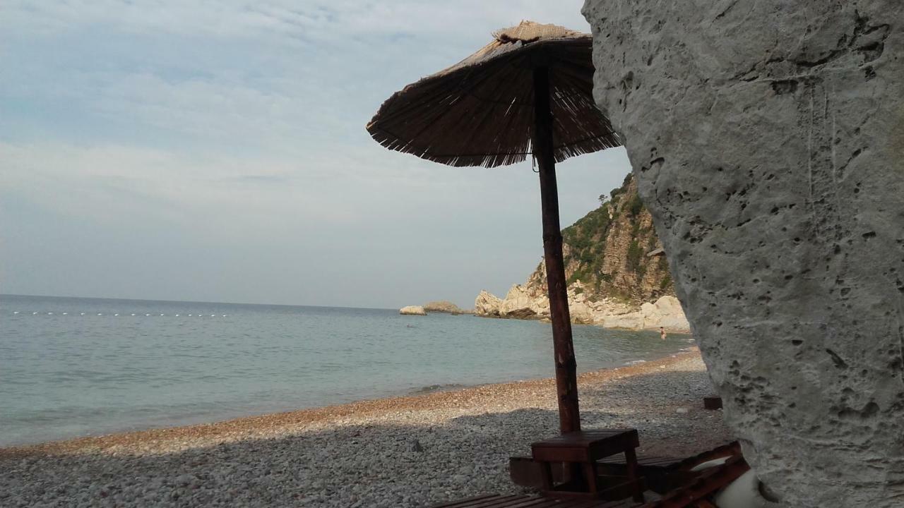 Sea-Side Old Stone Villa With A Private Garden Budva Eksteriør bilde