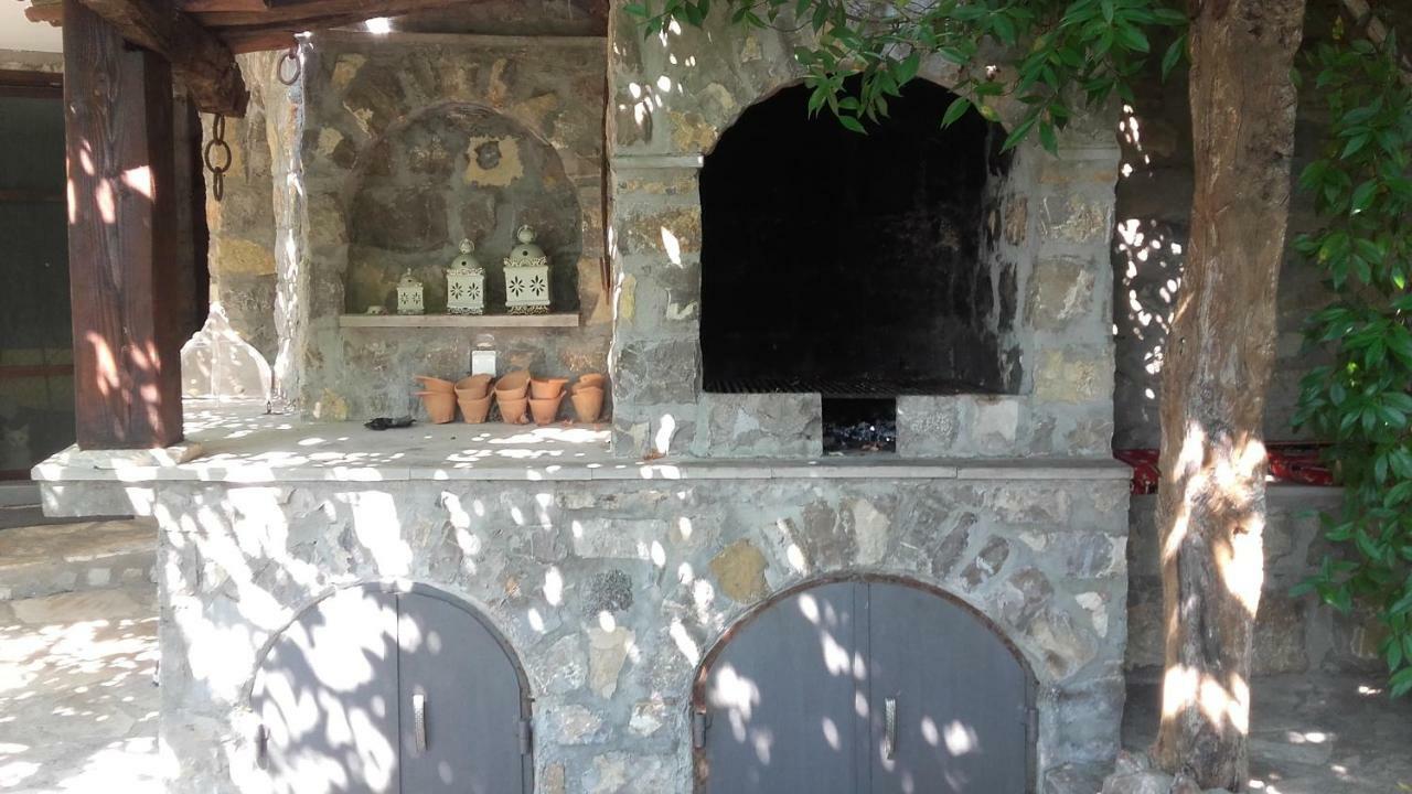 Sea-Side Old Stone Villa With A Private Garden Budva Eksteriør bilde
