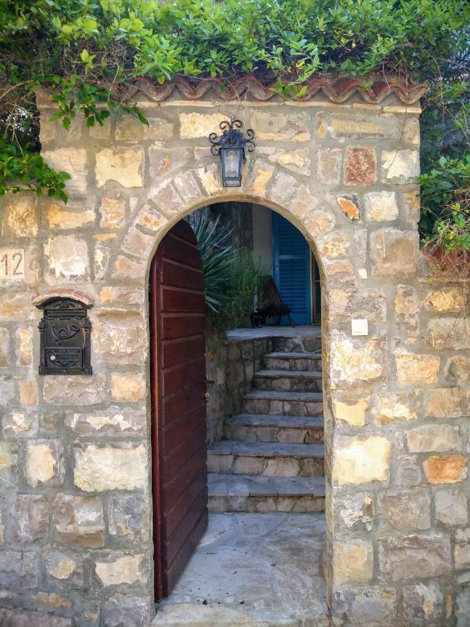 Sea-Side Old Stone Villa With A Private Garden Budva Eksteriør bilde